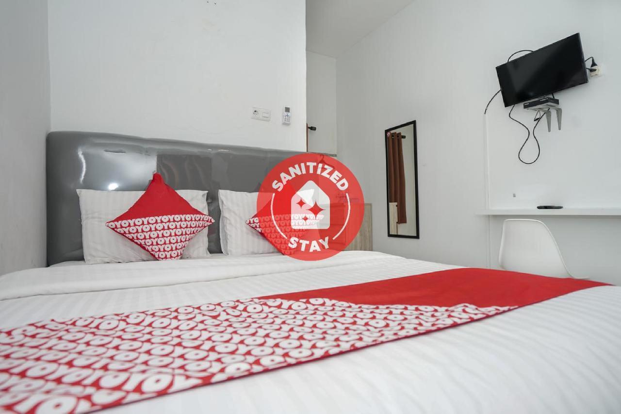 Oyo 183 The Pipe House Hotel Palembang Luaran gambar
