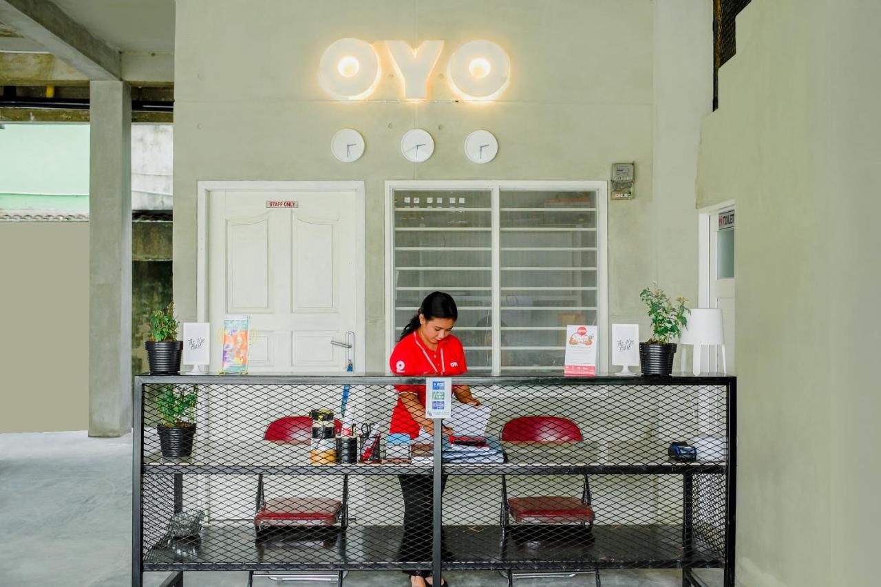 Oyo 183 The Pipe House Hotel Palembang Luaran gambar