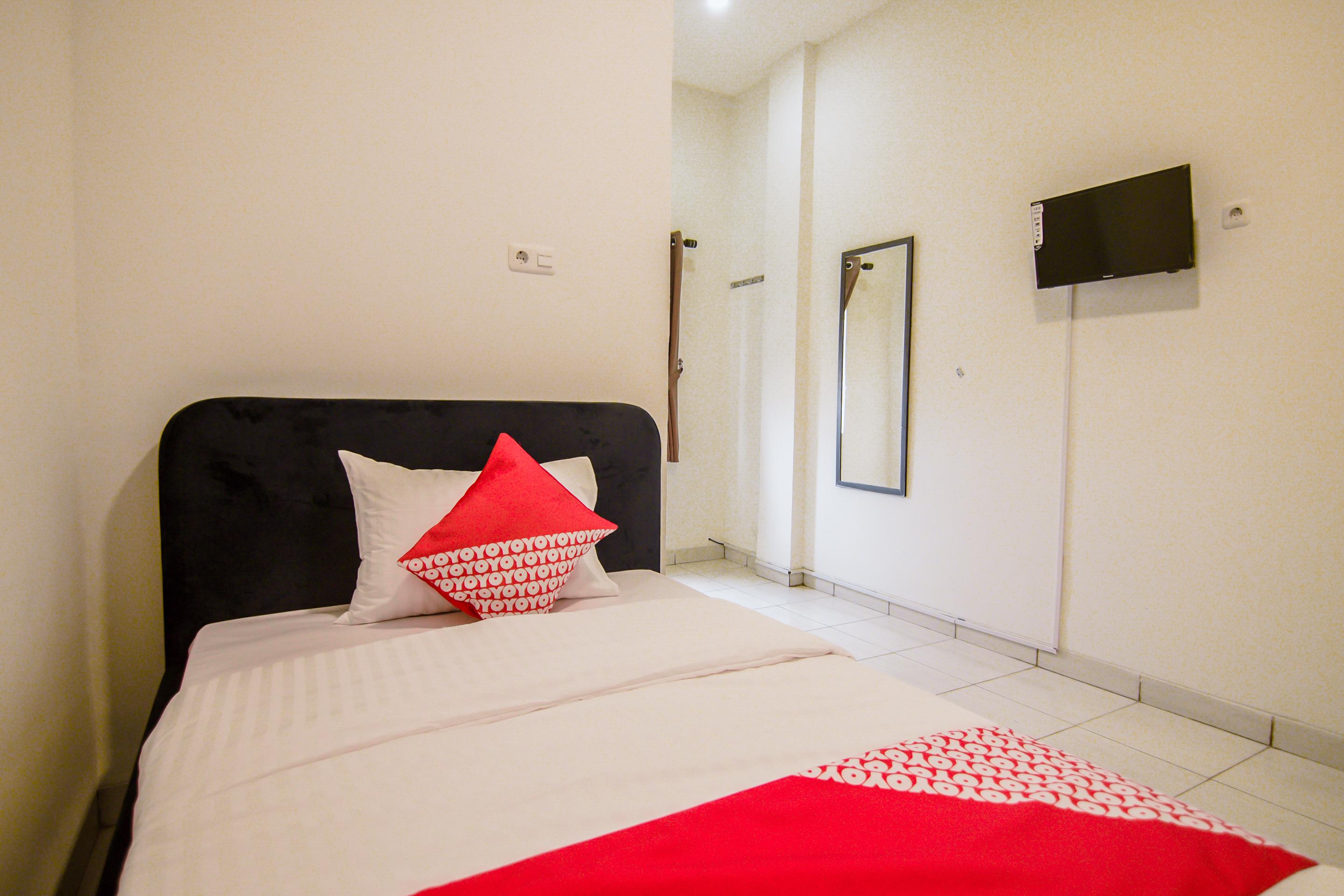 Oyo 183 The Pipe House Hotel Palembang Luaran gambar