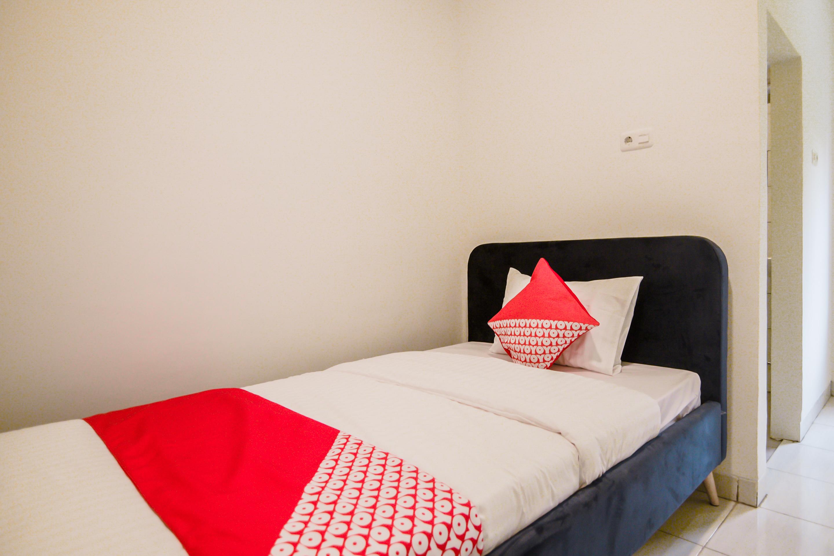 Oyo 183 The Pipe House Hotel Palembang Luaran gambar