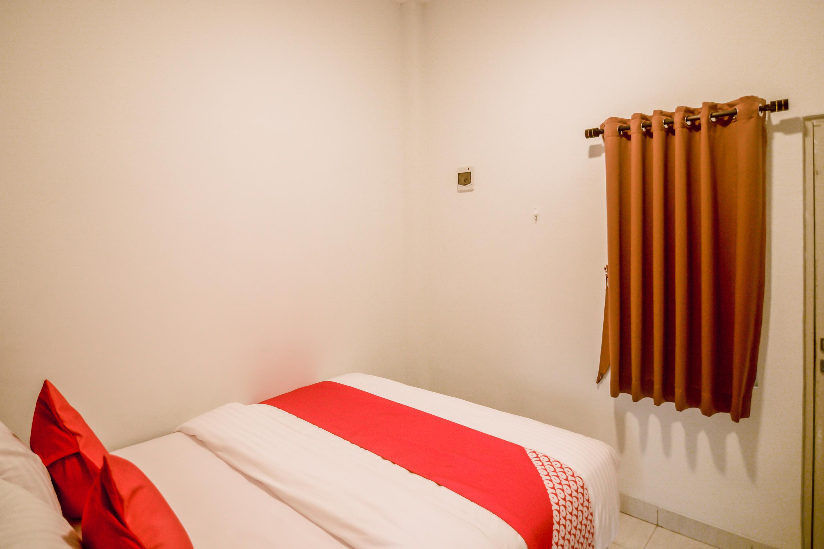 Oyo 183 The Pipe House Hotel Palembang Luaran gambar