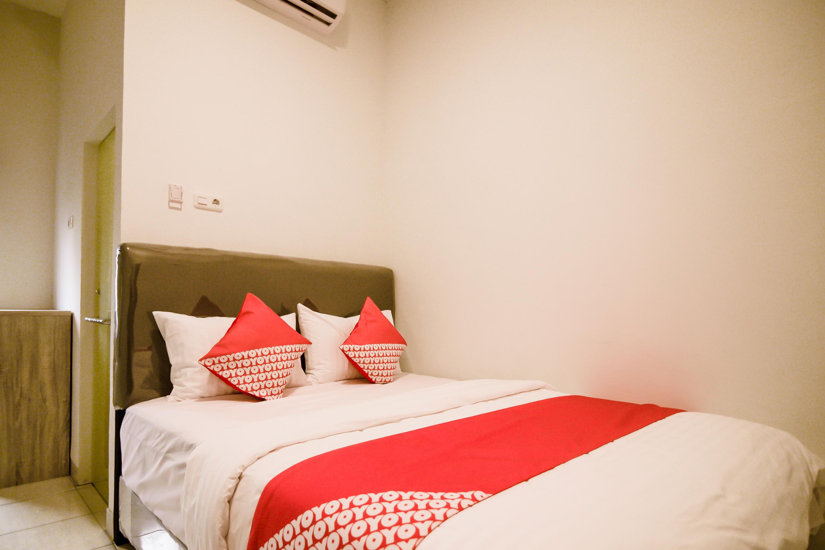 Oyo 183 The Pipe House Hotel Palembang Luaran gambar