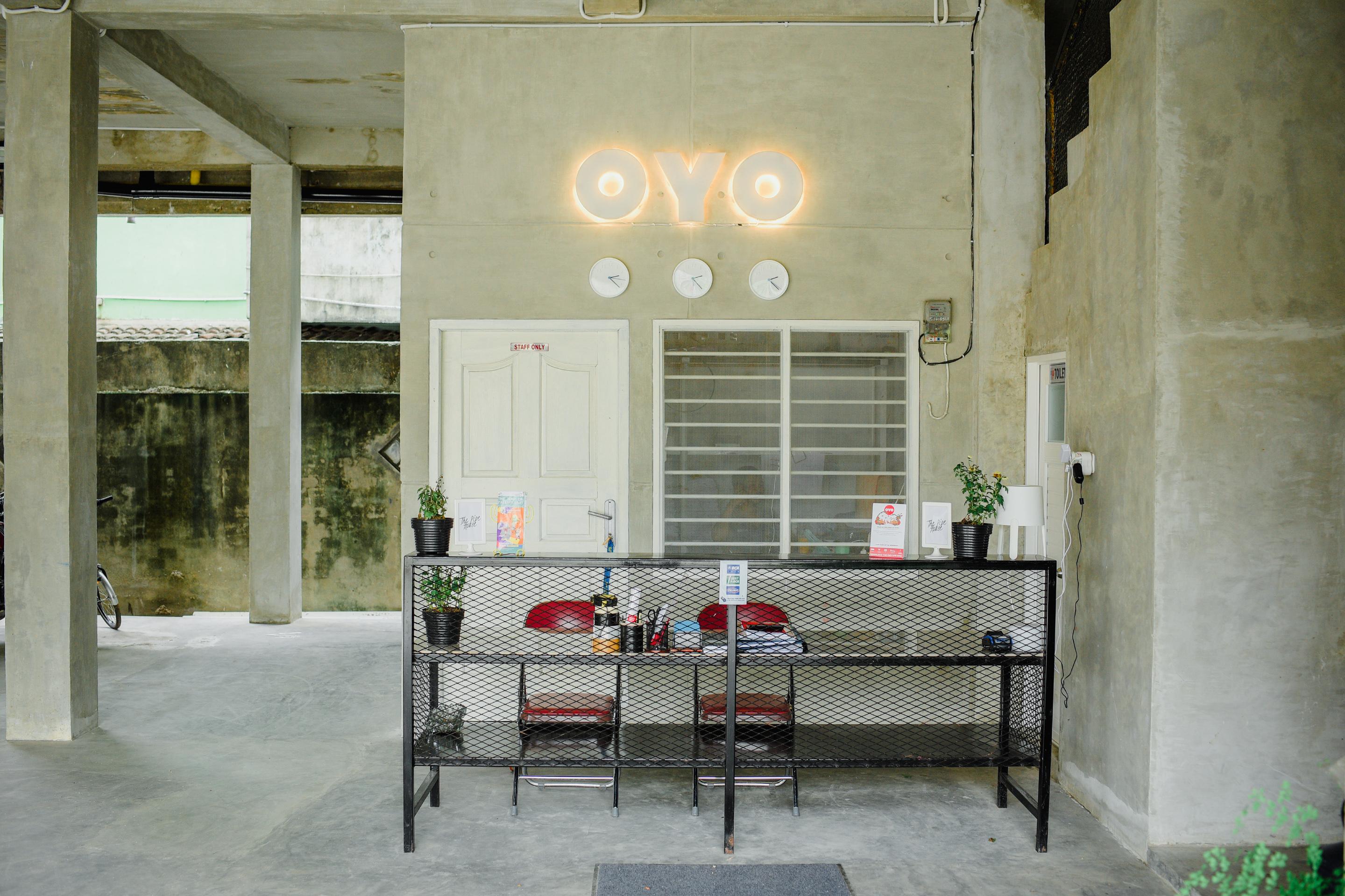 Oyo 183 The Pipe House Hotel Palembang Luaran gambar