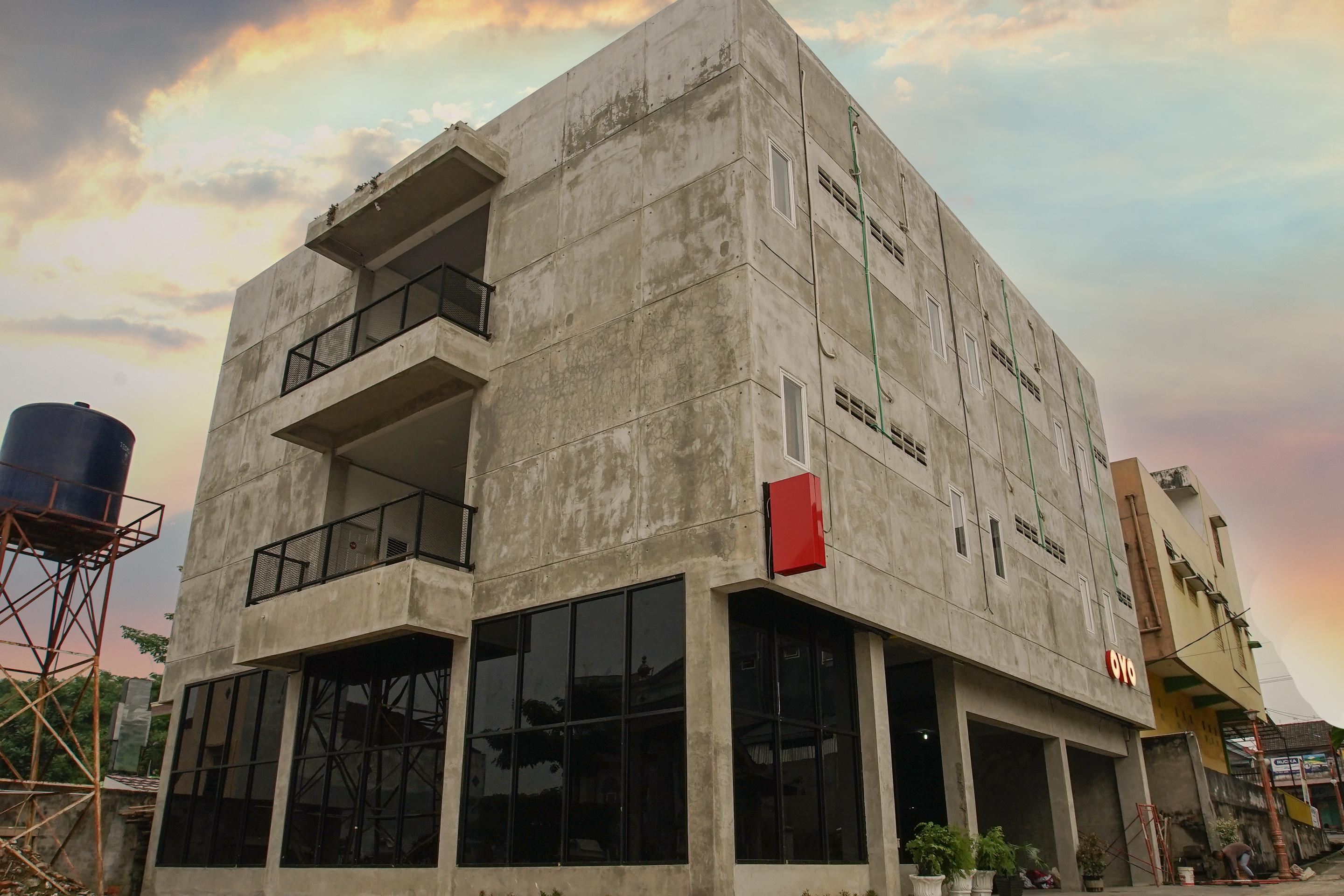 Oyo 183 The Pipe House Hotel Palembang Luaran gambar